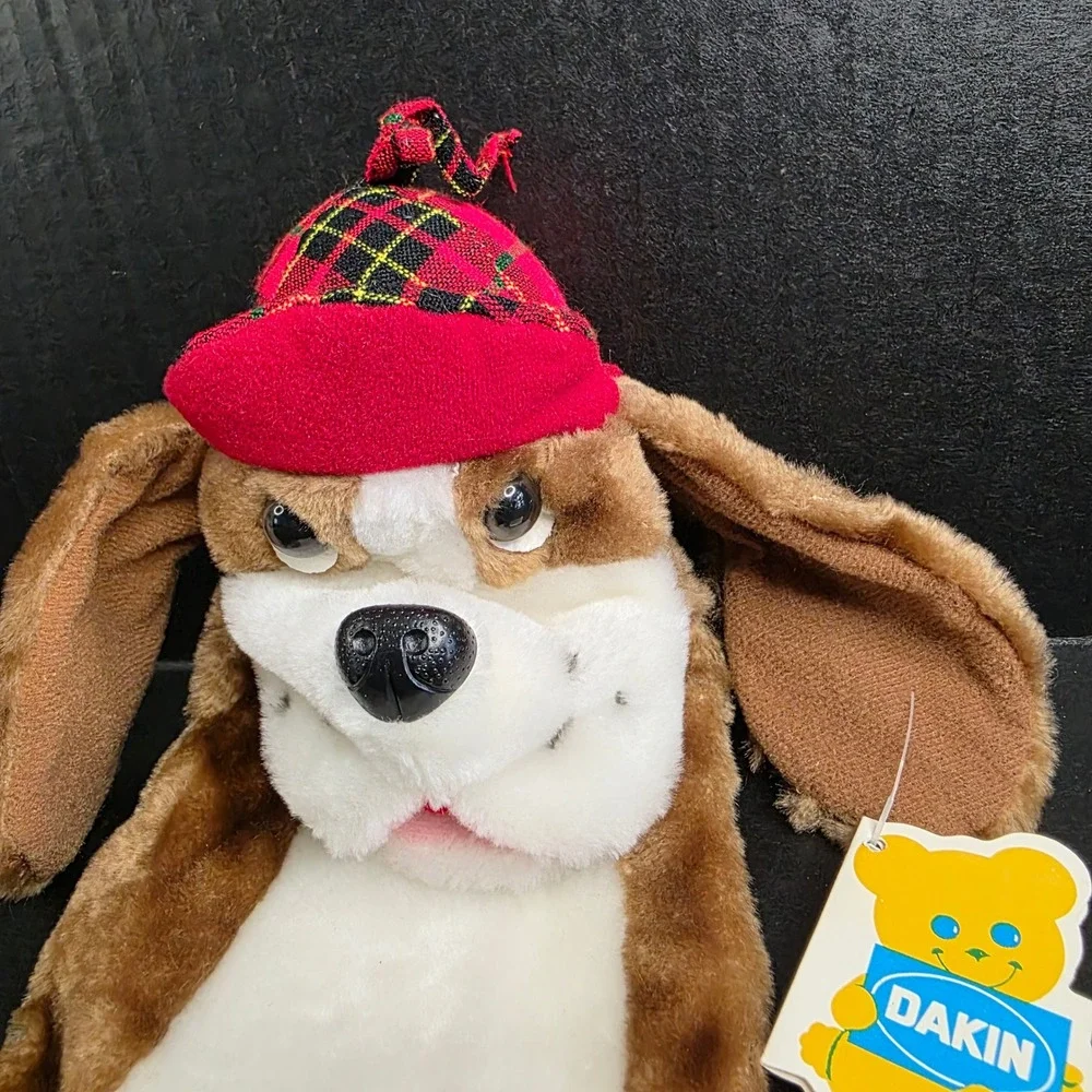 Vintage Dakin‎ Shylock Basset Hand Puppet with Red Plaid Hat 1980 Original Tags